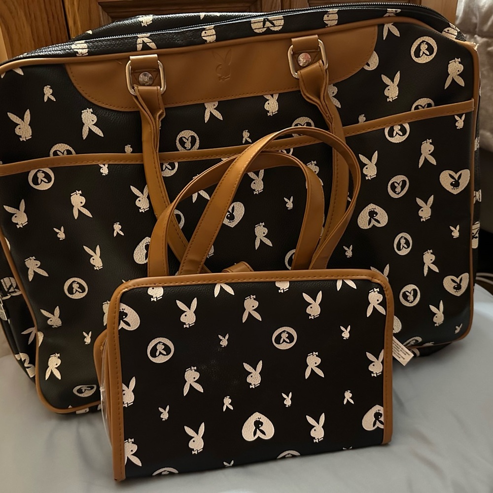 PLAYBOY WEEKEND SET